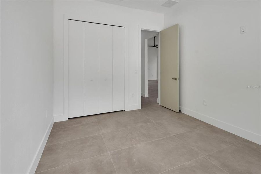 Spacious, unfurnished interior of a new home in , Deland (Image 12).