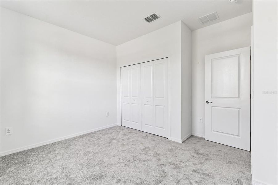 Spacious, unfurnished interior of a new home in Southpointe, Palmetto (Image 9).