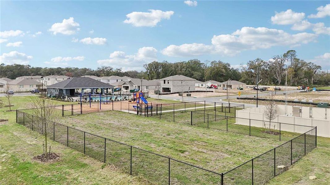 Community amenities in Emerson Pointe, Ocala (Image 32).