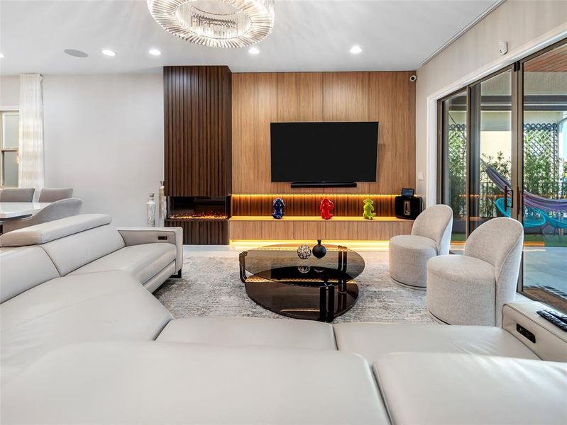 Furnished interior view inside a new home in , Orlando (Image 37).