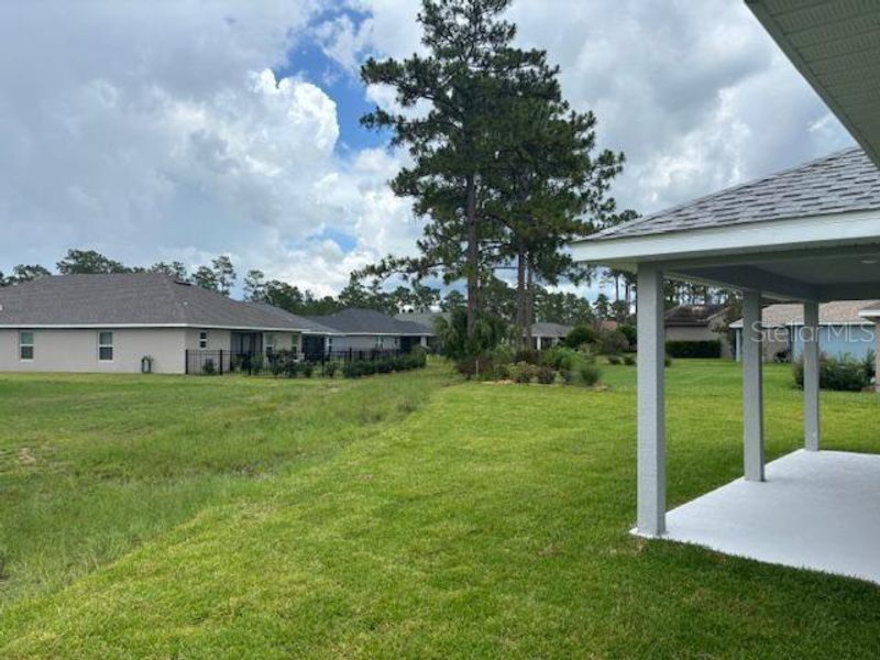 Exterior details and patio area of a home in Juliette Falls, Dunnellon (Image 4).