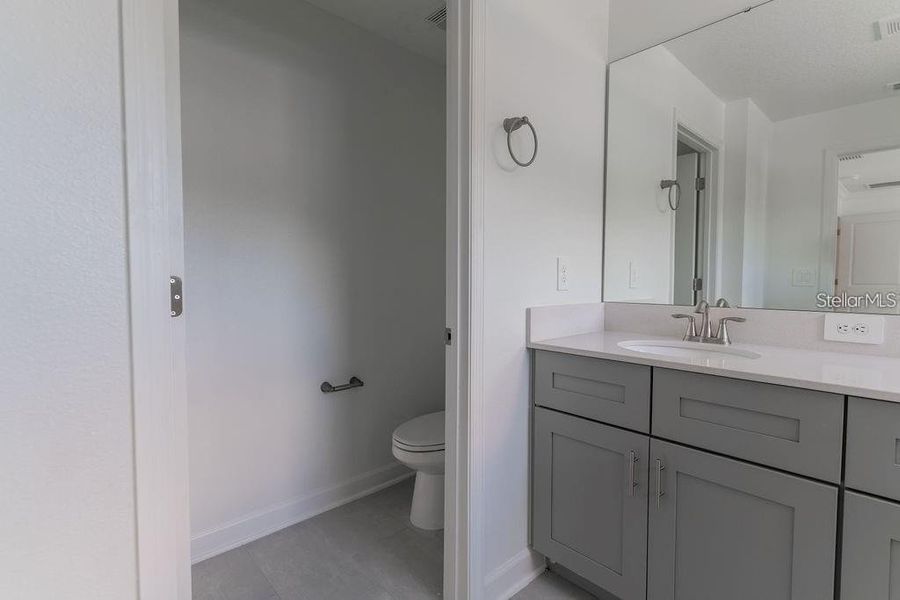 Spacious, unfurnished interior of a new home in , Kissimmee (Image 5).