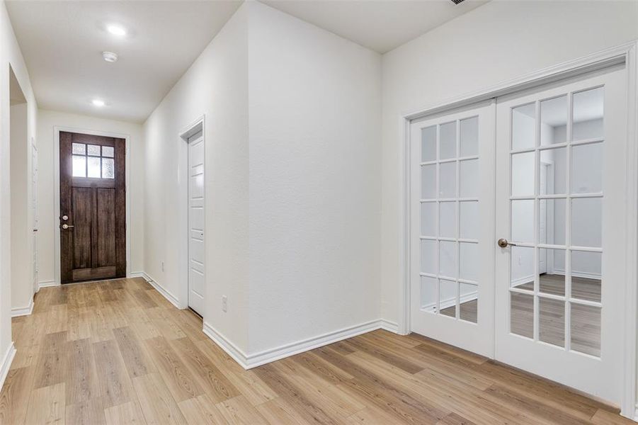 Spacious, unfurnished interior of a new home in Sierra Vista at Kelly Ranch, Aledo (Image 26).