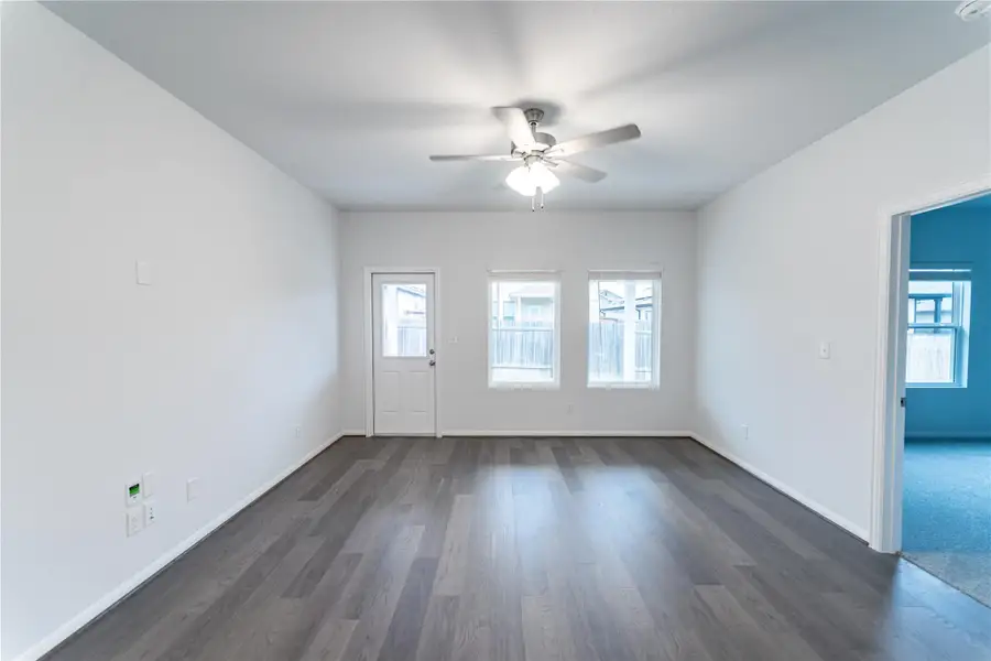 Spacious, unfurnished interior of a new home in Cool Water, Jarrell (Image 9).