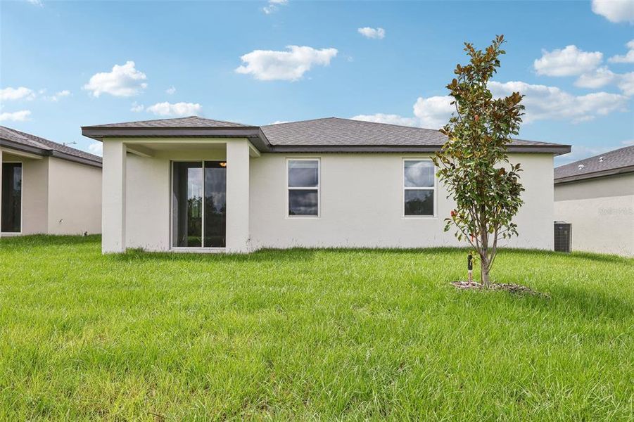 Exterior details and patio area of a home in Hamilton Bluff - Signature Series, Lake Hamilton (Image 4).