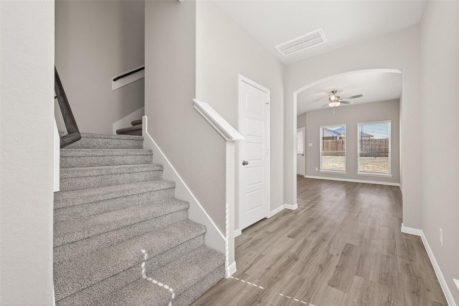 Spacious, unfurnished interior of a new home in Woodland Lakes, Houston (Image 16).