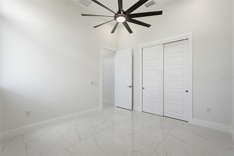 Spacious, unfurnished interior of a new home in , Cape Coral (Image 22).