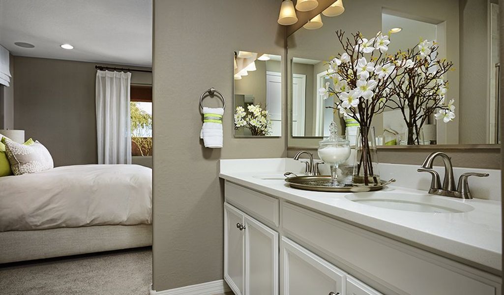 Peridot-PHX-Owner's bath (San Tan Heights)