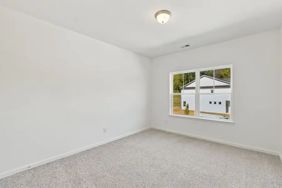 Spacious, unfurnished interior of a new home in Laurelwood Park, Gallatin (Image 24).