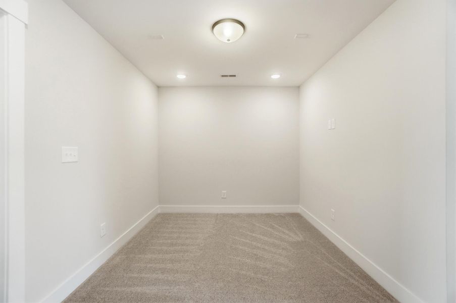 Spacious, unfurnished interior of a new home in Blythe Mill Townhomes, Waxhaw (Image 46).