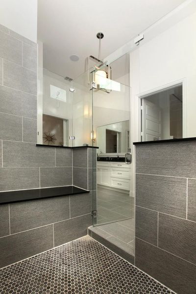 The Brynlee II Primary Bath