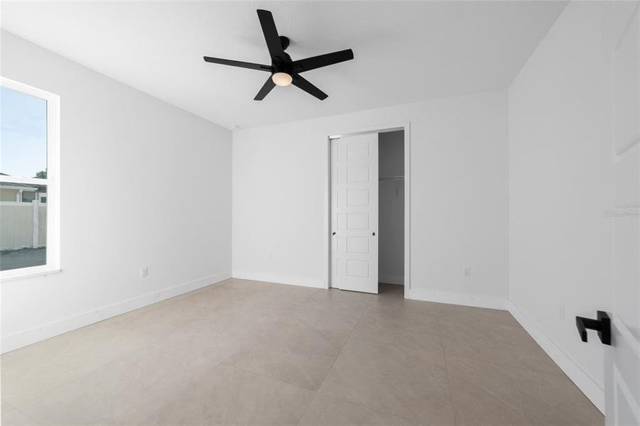 Spacious, unfurnished interior of a new home in , Ocala (Image 50).