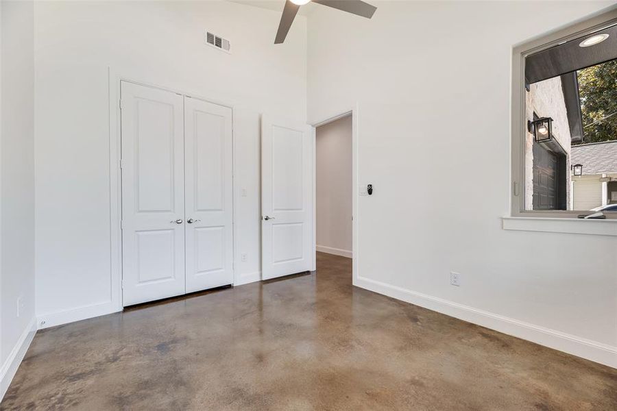 Spacious, unfurnished interior of a new home in , Dallas (Image 17).
