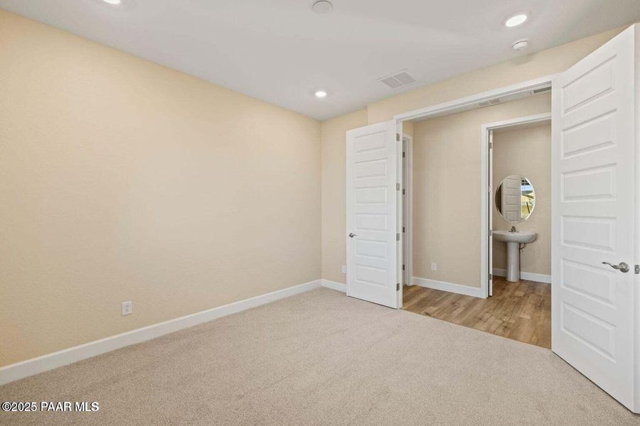 Spacious, unfurnished interior of a new home in Morningstar, Prescott Valley (Image 19).