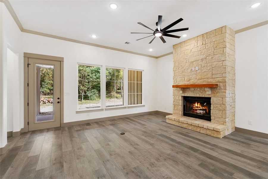 Spacious, unfurnished interior of a new home in , Star Harbor (Image 12).