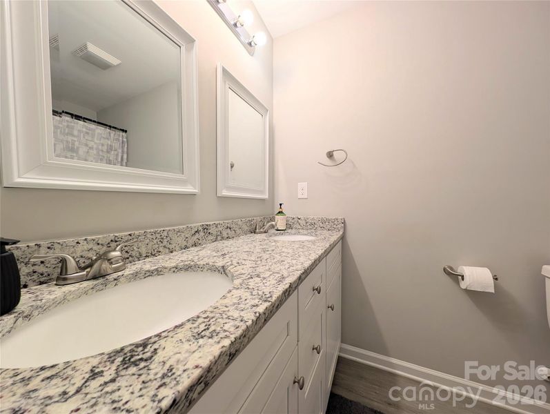 Image 33 of a home in .