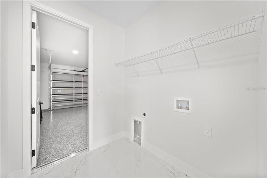 Spacious, unfurnished interior of a new home in , Lehigh Acres (Image 18).