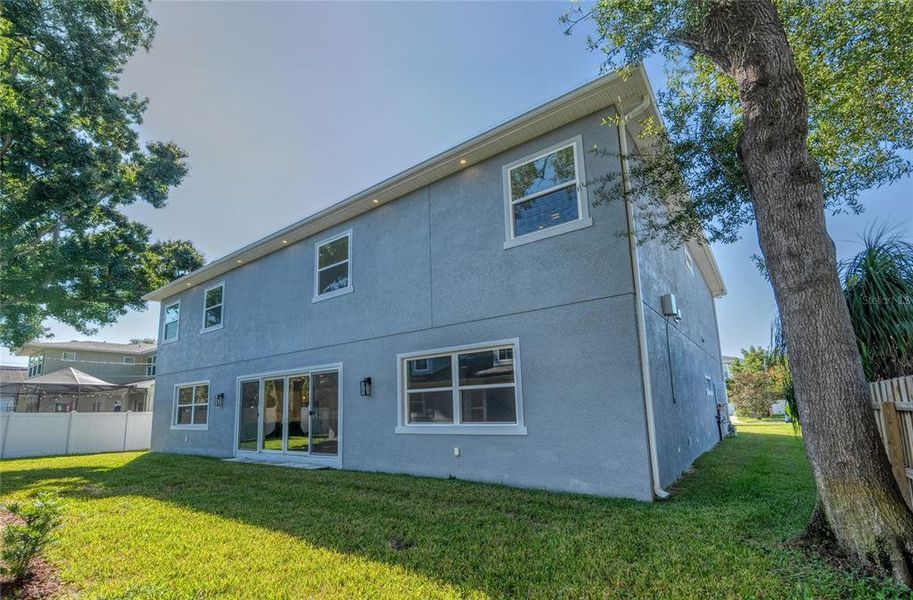 Exterior details and patio area of a home in , Tampa (Image 25).