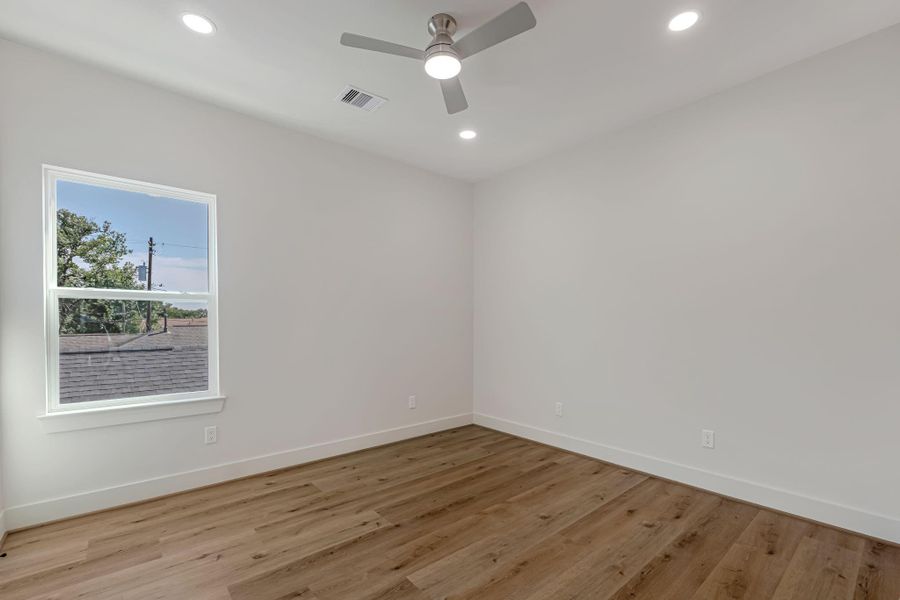 Spacious, unfurnished interior of a new home in , Houston (Image 28).