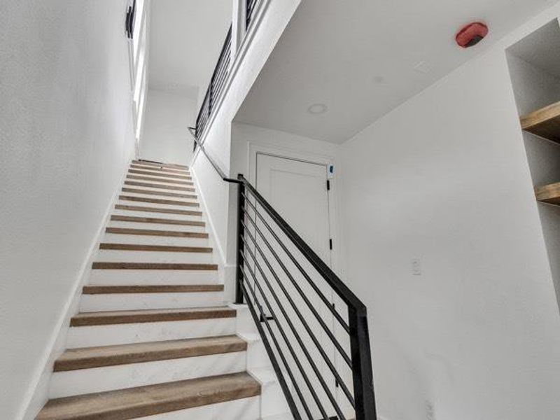 Spacious, unfurnished interior of a new home in , Houston (Image 23).