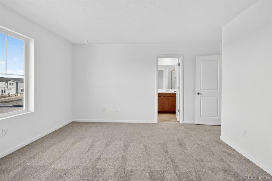 2118 Wagon Wheel Aly ~ Ready Now