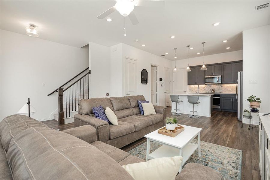 Furnished interior view inside a new home in , Dallas (Image 22). Furnished interior view inside a new home in , Dallas (Image 22).