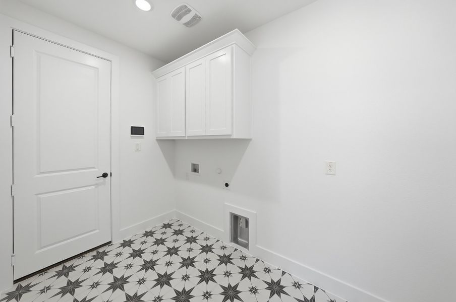 Spacious, unfurnished interior of a new home in Brookhollow West, Prosper (Image 32). Spacious, unfurnished interior of a new home in Brookhollow West, Prosper (Image 32).