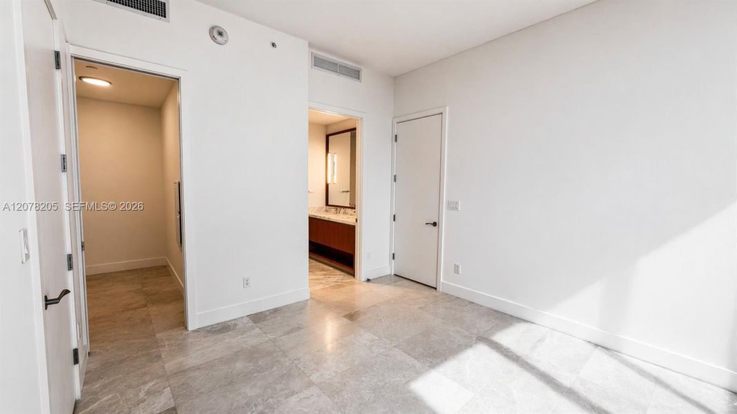 Spacious, unfurnished interior of a new home in , Miami (Image 11).
