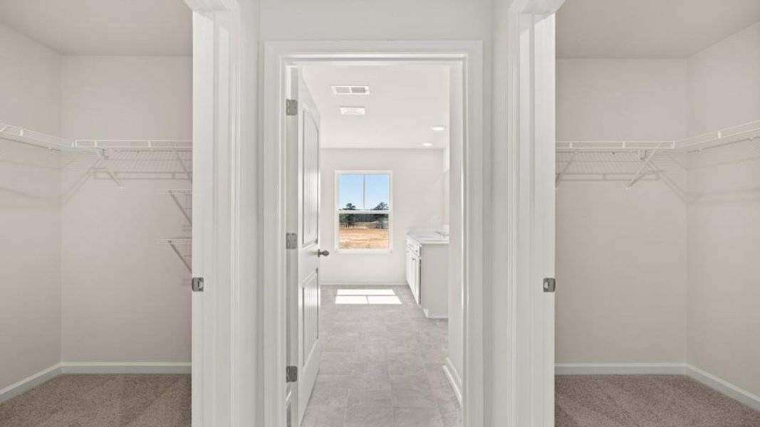 Spacious, unfurnished interior of a new home in Thompson Ridge, Dallas (Image 17).