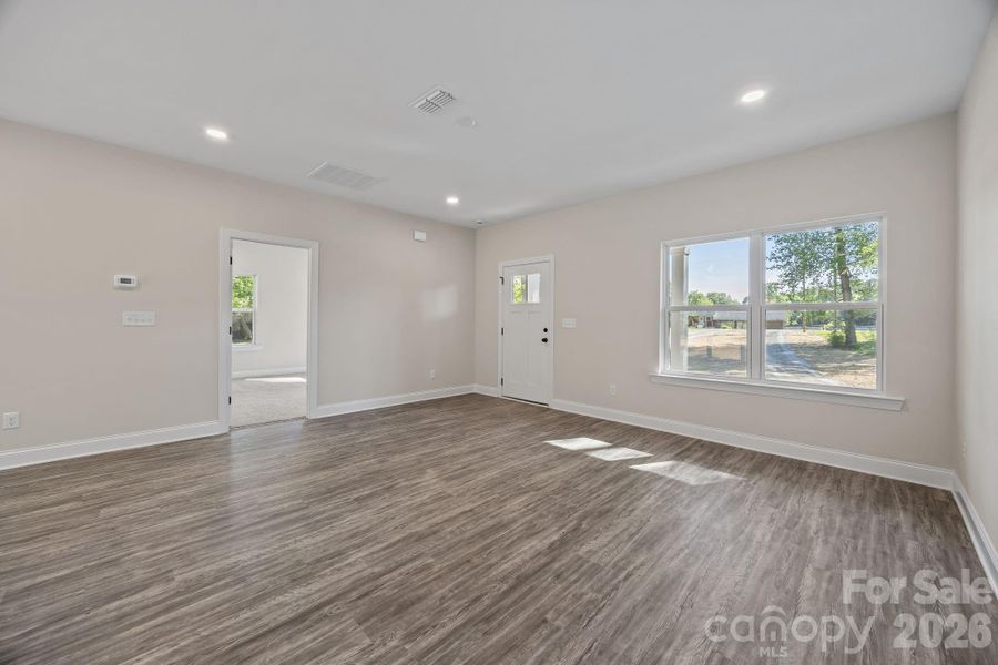 Spacious, unfurnished interior of a new home in , Kings Mountain (Image 14).