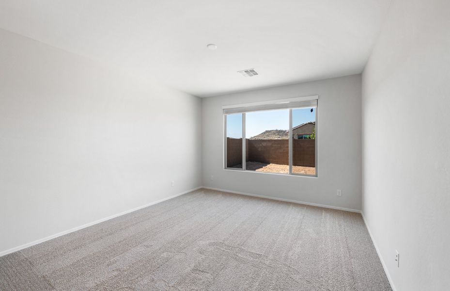 Spacious, unfurnished interior of a new home in Sun City Anthem at Merrill Ranch, Florence (Image 14).