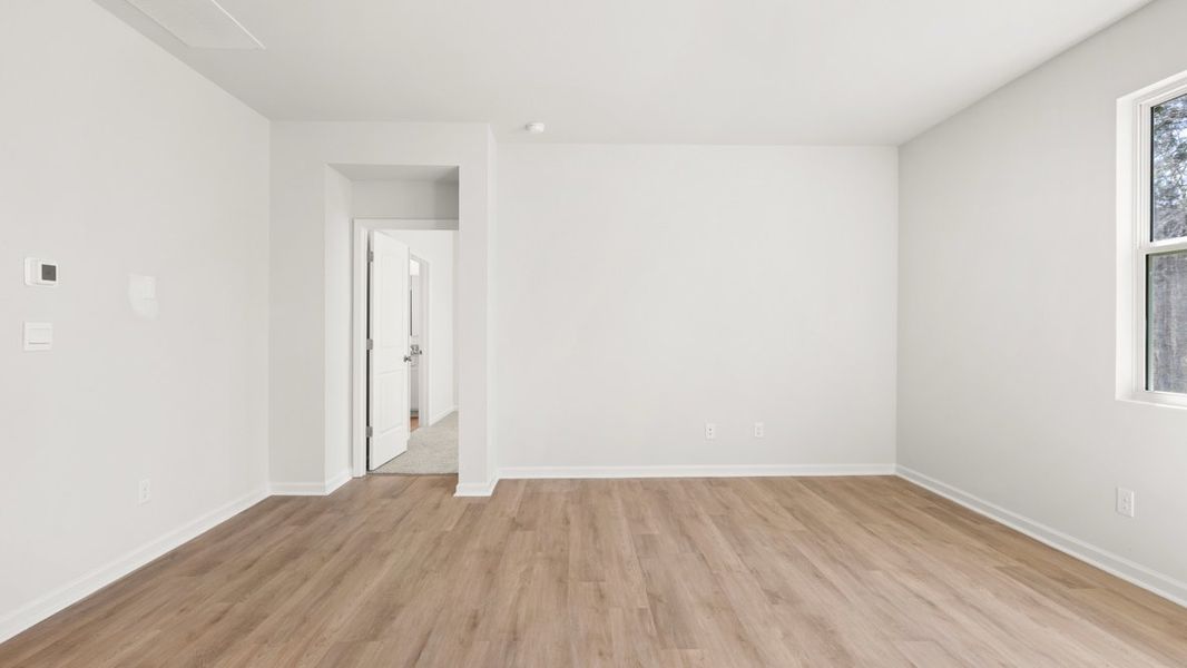 Spacious, unfurnished interior of a new home in South Wind, Union City (Image 21).