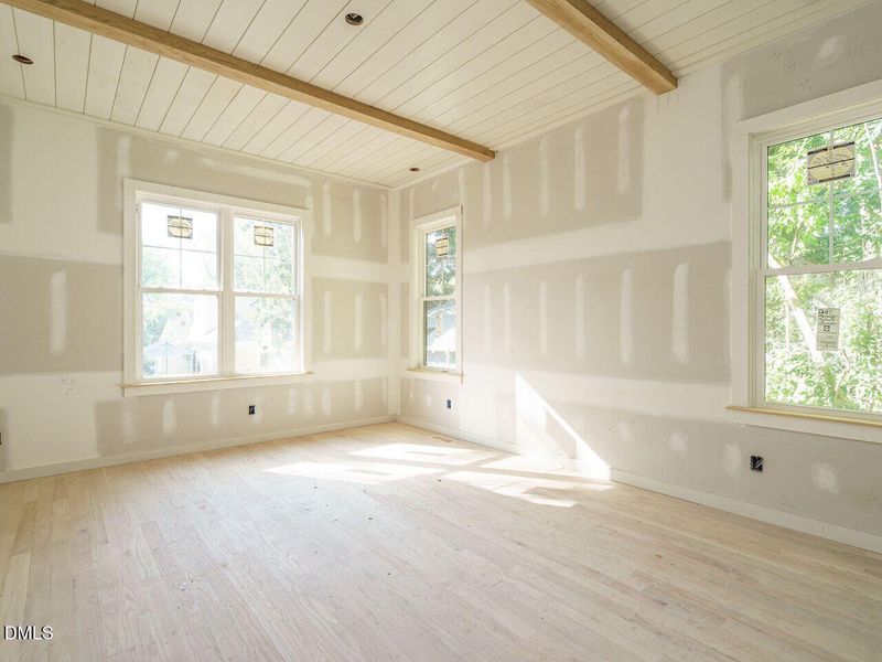 019-1280x960-primary-br