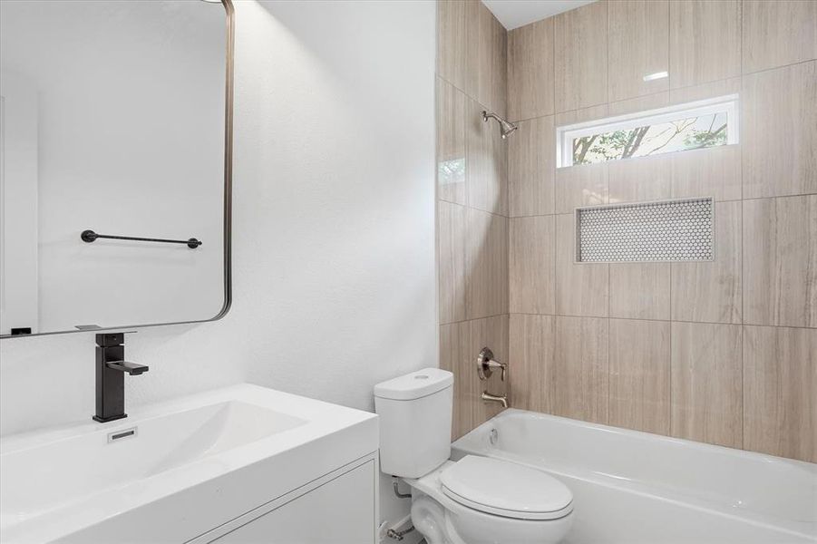 Furnished interior view inside a new home in , Mineral Wells (Image 5).