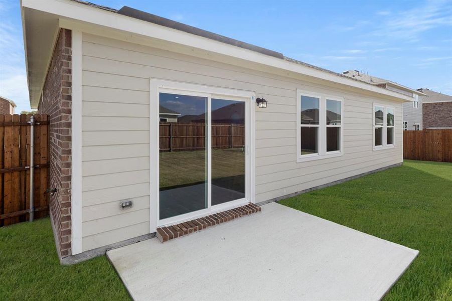 25. 815 Lexington - Patio