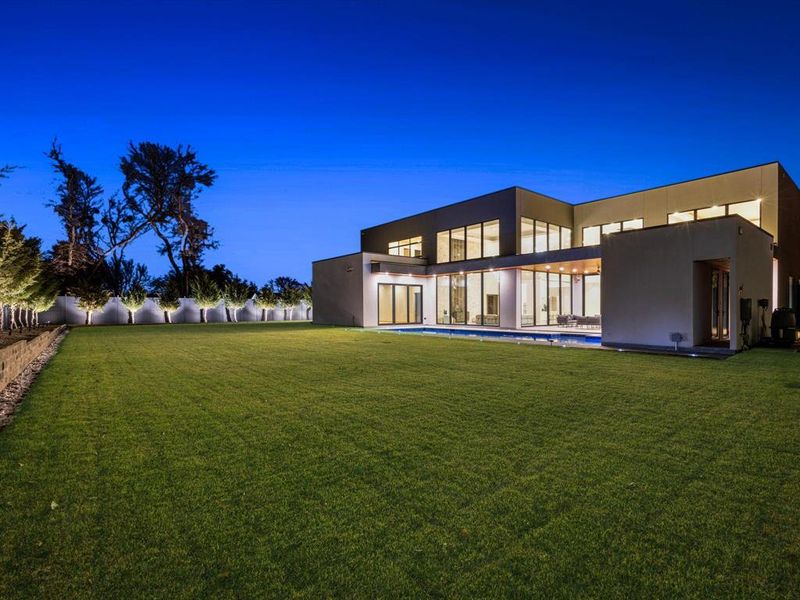 Exterior details and patio area of a home in , Dallas (Image 20).