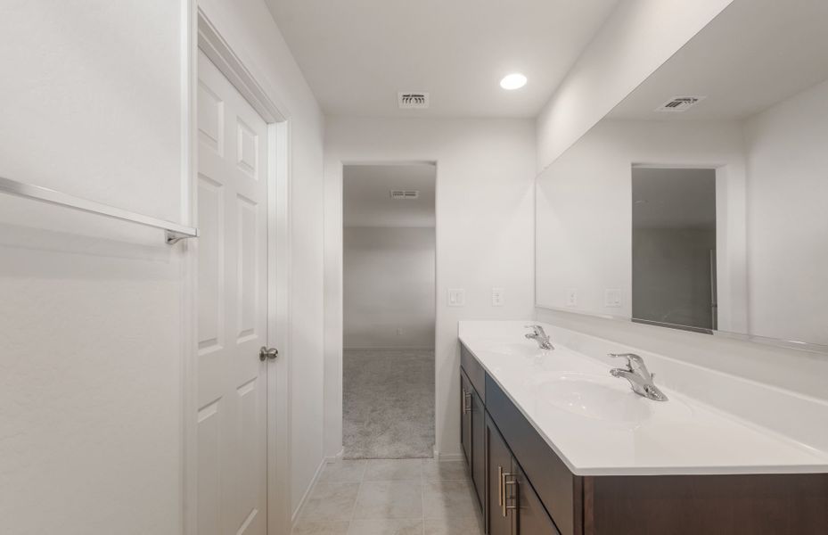 Furnished interior view inside a new home in El Rancho Santa Rosa, Maricopa (Image 10).