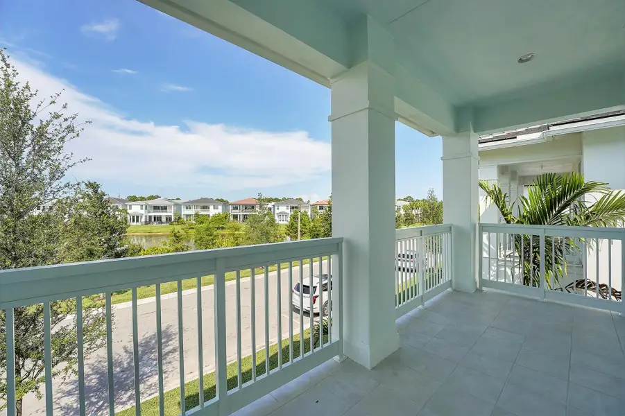 2nd floor porch