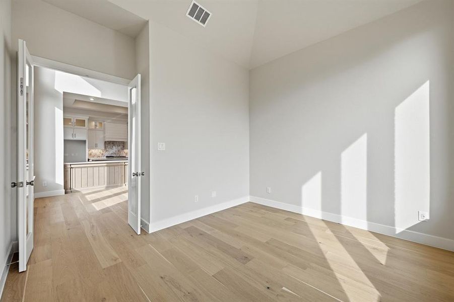 Spacious, unfurnished interior of a new home in Sandbrock Ranch, Aubrey (Image 25).