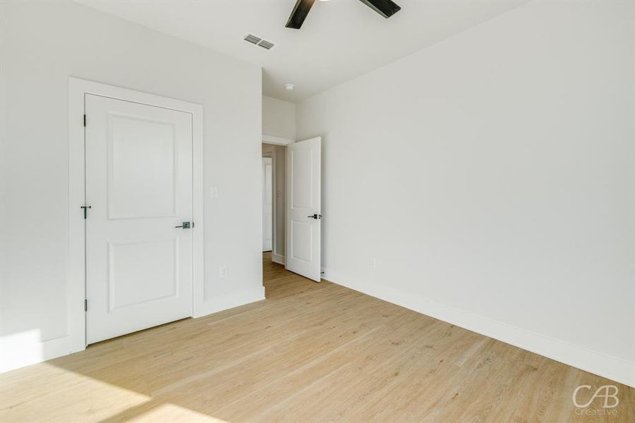 Spacious, unfurnished interior of a new home in , Abilene (Image 36).