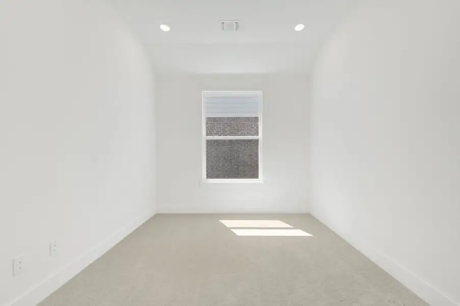 Spacious, unfurnished interior of a new home in The Meadows, Denton (Image 23).