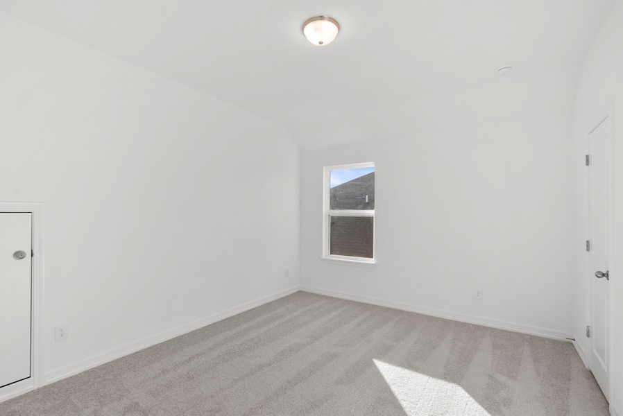 Spacious, unfurnished interior of a new home in Westland Ranch, League City (Image 16).