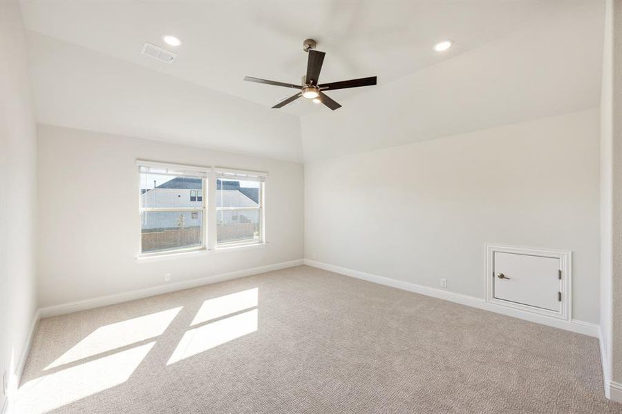 Spacious, unfurnished interior of a new home in Rockwood 90, Mansfield (Image 32).
