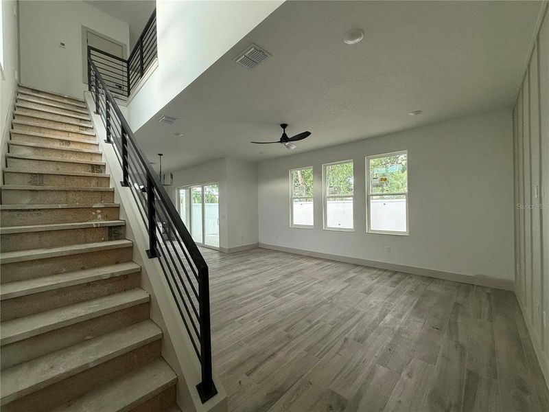Spacious, unfurnished interior of a new home in , Orlando (Image 5).