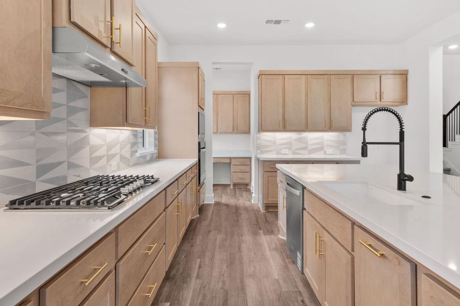 Stunning finishes in Light & Bright Kitchen