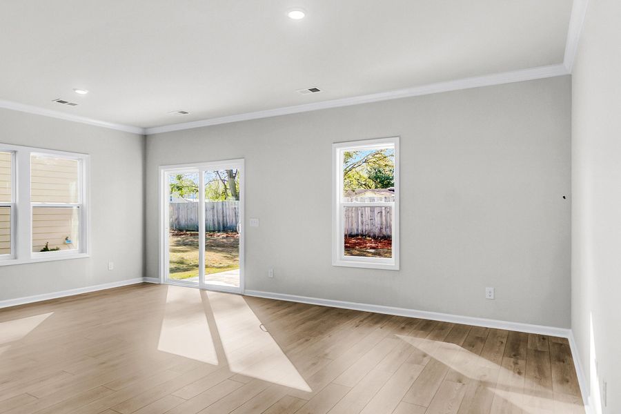 Spacious, unfurnished interior of a new home in Central Creek, Goose Creek (Image 10).