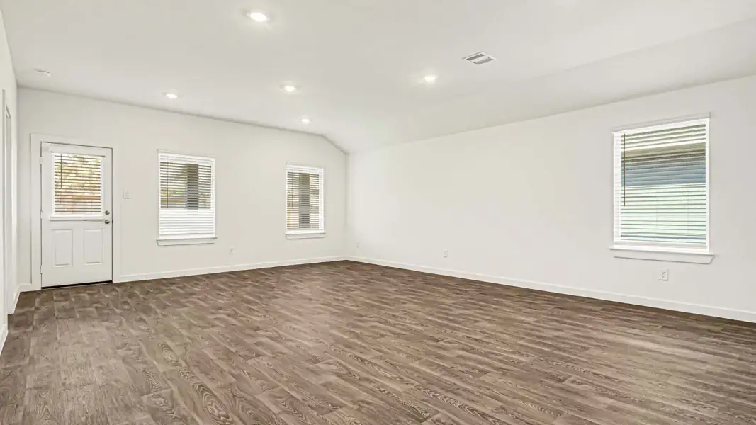 Spacious, unfurnished interior of a new home in Evergreen, Rosenberg (Image 12). Spacious, unfurnished interior of a new home in Evergreen, Rosenberg (Image 12).