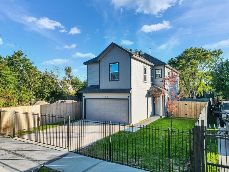 Exterior details and patio area of a home in , Houston (Image 24).