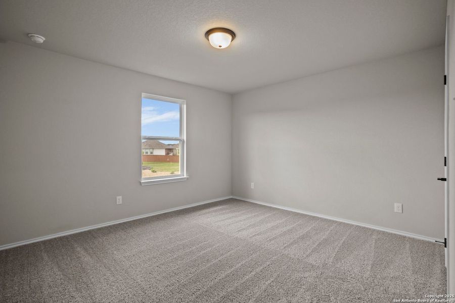 Spacious, unfurnished interior of a new home in Comanche Ridge, San Antonio (Image 37).