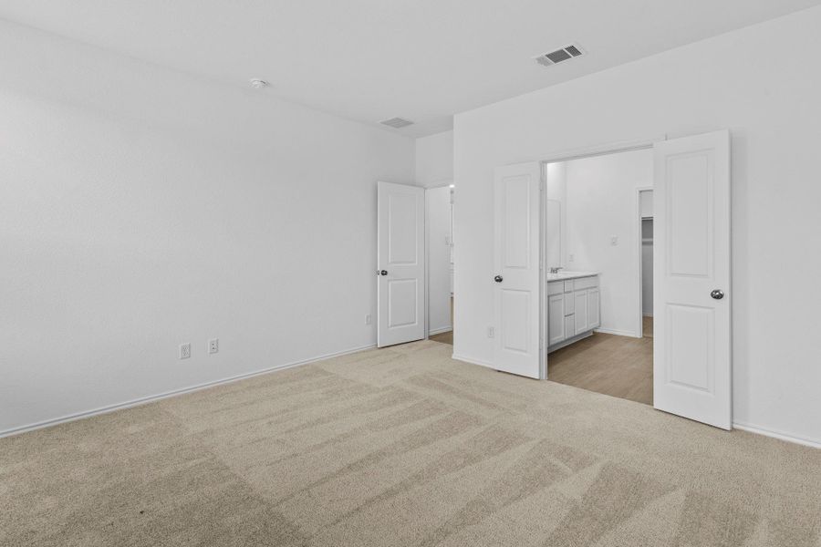 Spacious, unfurnished interior of a new home in Clayton Ranch, Copperas Cove (Image 34).